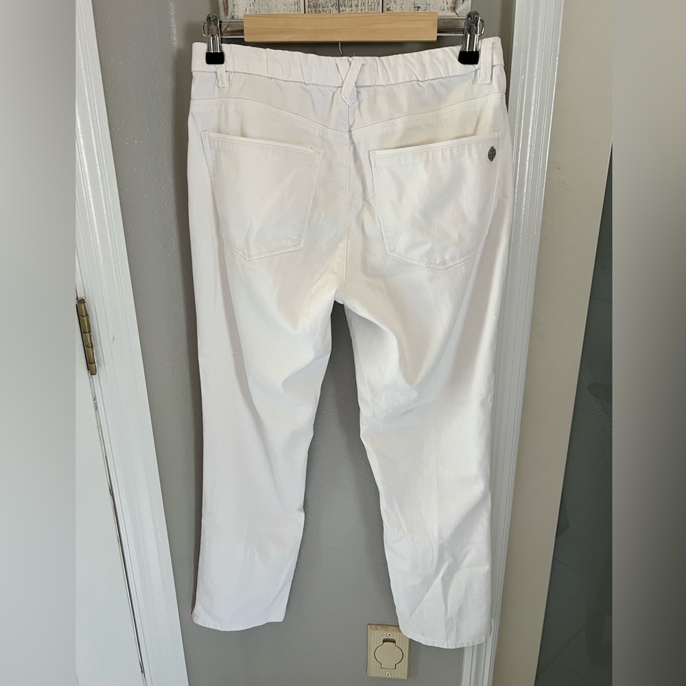 Democracy AbSolution Pintuck White Jeans Women’s Size 4 - Picture 2 of 9